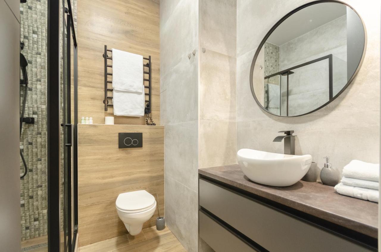 Petrovdom Apartments 12-131B In Rc "Yaroslaviv Grad", Bulvarno-Kudriavska 17B Kiev Ngoại thất bức ảnh